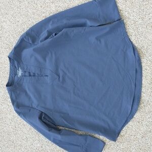 Vineyard Vines Harbor Savannah  Seersucker Performance Popover Split Neck Top SM